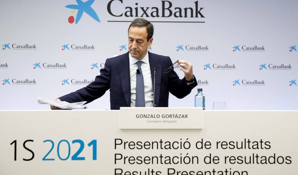 CaixaBank obtiene un beneficio ajustado de 1.278 millones en el primer semestre