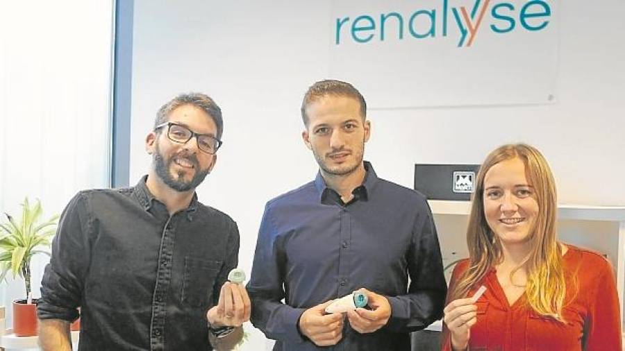 Desde la izquierda, Tomas Guinovart, Adrià Maceira y Marta Novell, tres de los socios fundadores de Renalyse. Foto: Alba Mariné