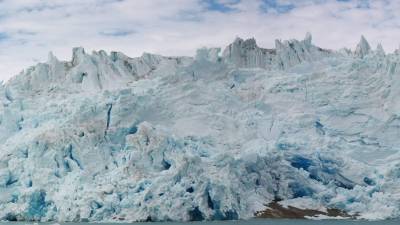 Imagen de un gran glaciar, uno de los muchos que Helena y Xavier pudieron ver durante su viaje a Groenlandia. Foto: Cedida