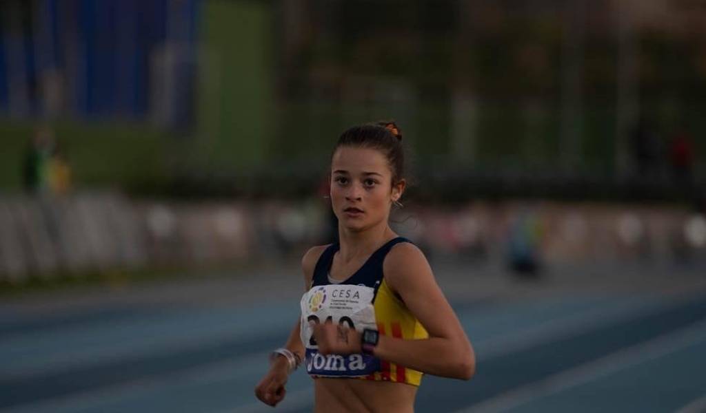 Júlia Suárez, campeona de los 3.000 m. marcha del nacional por autonomías sub16