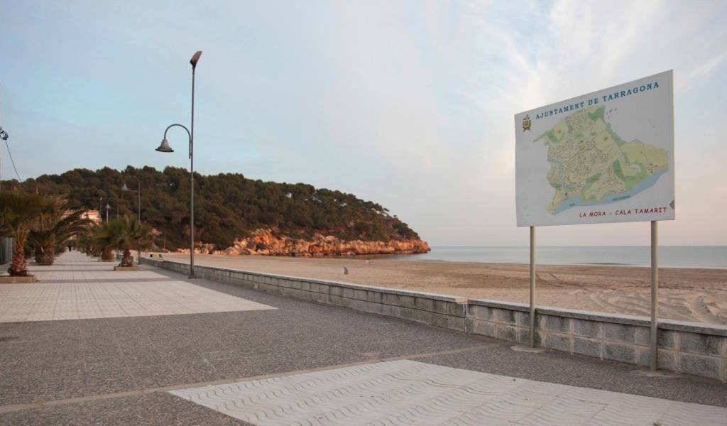 Un muerto en la playa de La Móra, en Tarragona