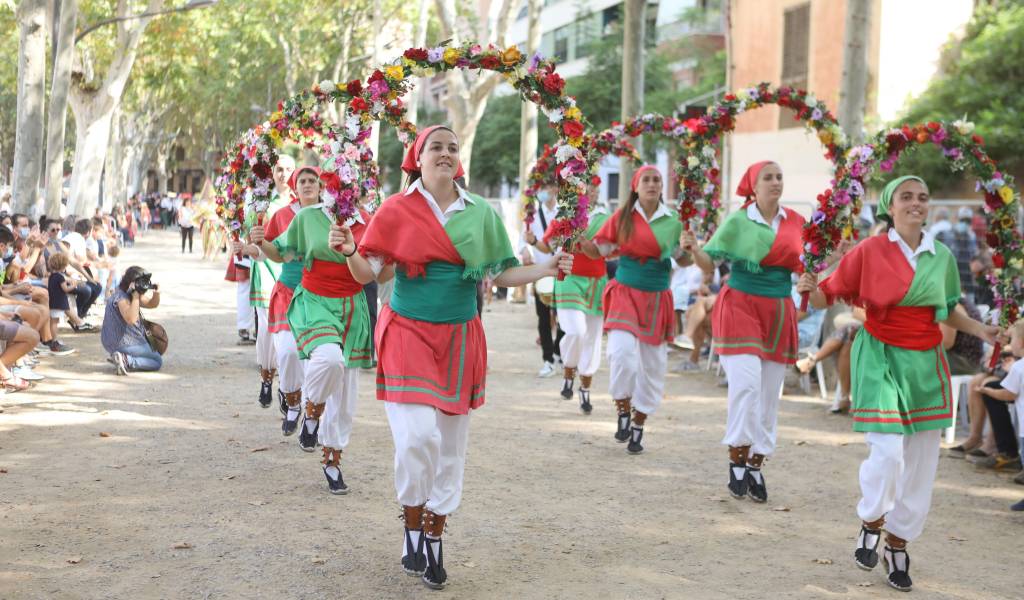 El Seguici balla al Passeig de Misericòrdia de Reus