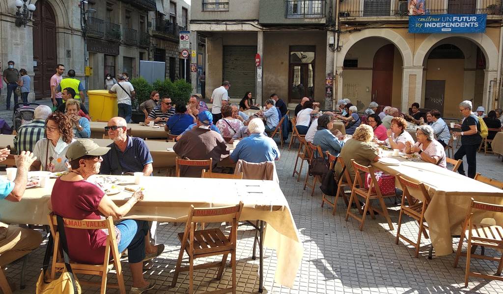 Valls reparteix 270 racions en el típic Esmorzar de Veremadors