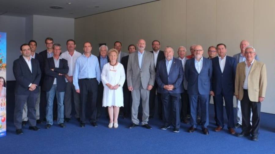 Miembros de la Comissió d´Ordenació del Territori de las cámaras de comercio catalanas, ayer en PortAventura. Foto: Cedida