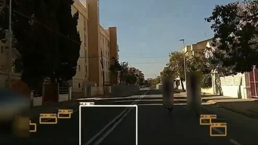 Las cámaras captan el estado de las señales y del asfalto.