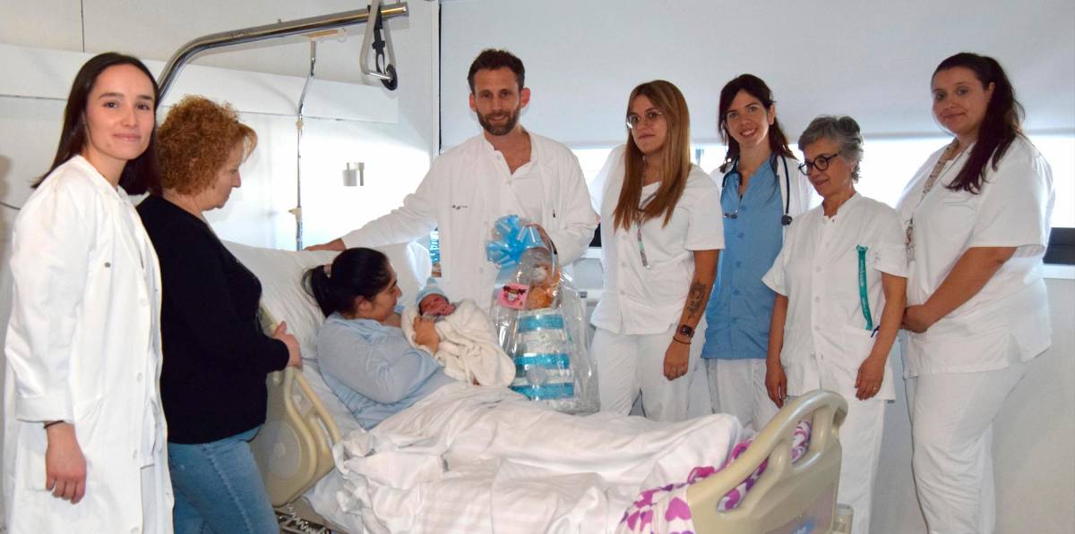 El pequeño ha recibido un pastel de pañales gentileza de La Fira Centre Comercial. Foto: Cedida El pequeño ha recibido un pastel de pañales gentileza de La Fira Centre Comercial. Foto: Cedida