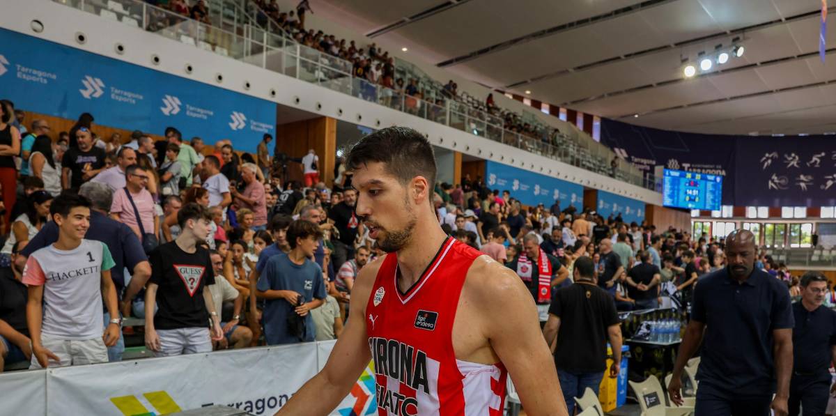 El pívot de Tortosa Jaume Sorolla jugó 12 minutos con el Básquet Girona. Foto: Ángel Ullate El pívot de Tortosa Jaume Sorolla jugó 12 minutos con el Básquet Girona. Foto: Ángel Ullate