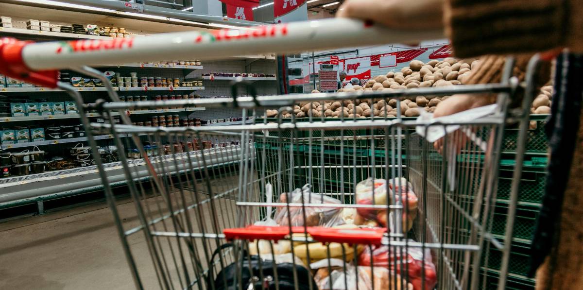 carro-de-la-compra-de-un-supermercado_241-2077579_20240930145514.jpg
