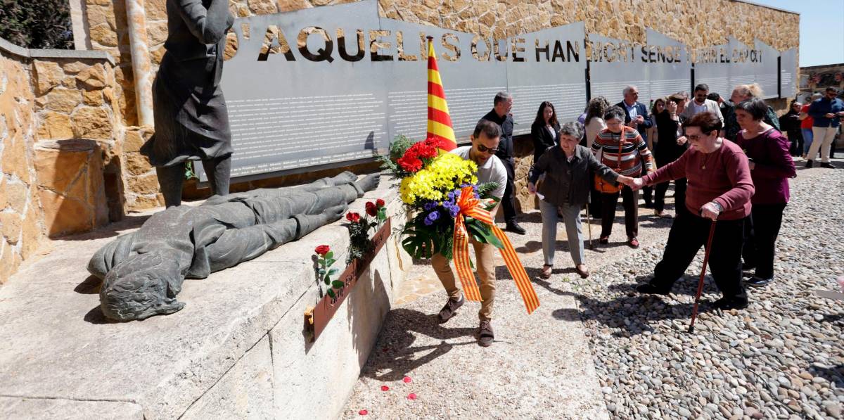 1504-tarragona-homenatge-victimes-franquisme-1_241-1672272_20240414210543.jpg