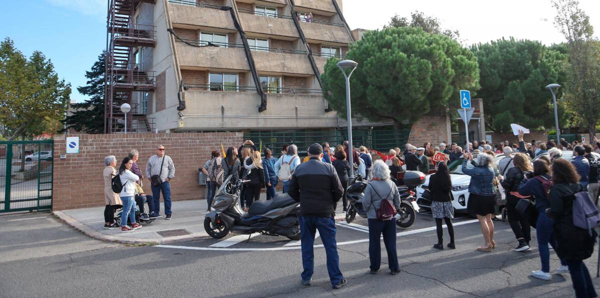 imagen-0611-reus-manifestacio-residencia-passeig-mata_241-1309625_20231105205547.jpg