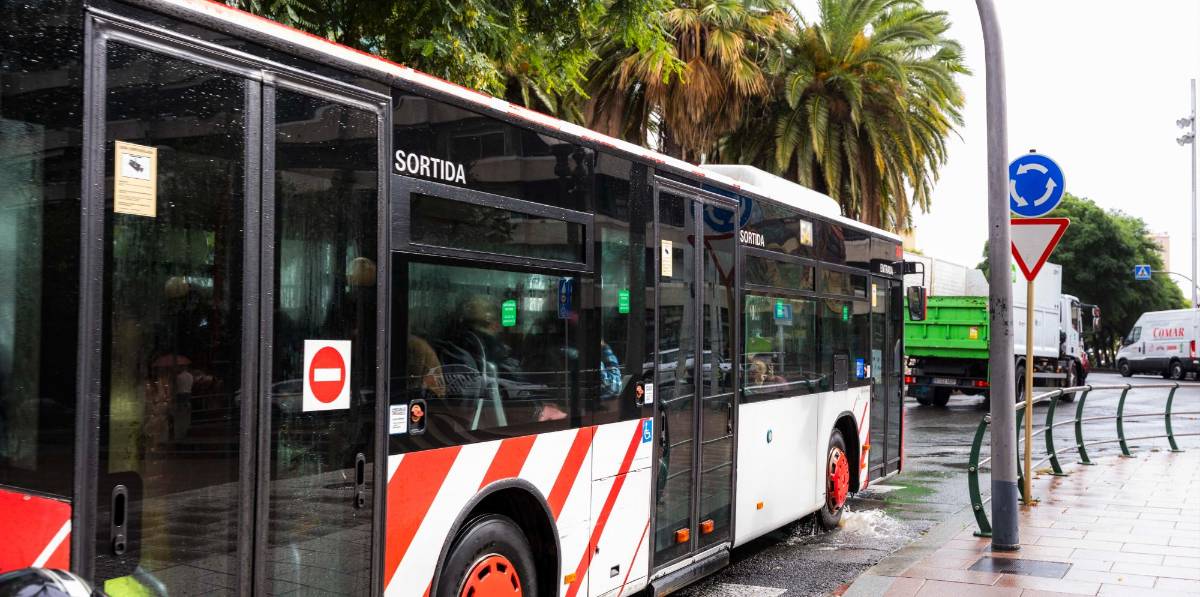 bus-emt-baixos-tgn-5_241-2285763_20241227145454.jpg