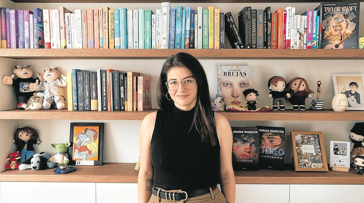 La escritora juvenil superventas, Joana Marcús. Foto: EFE/Rrandom House