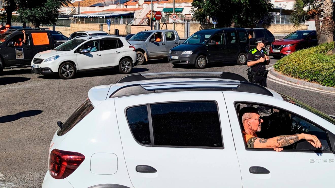 Una manifestación de cazadores colapsa las salidas y entradas de Tarragona