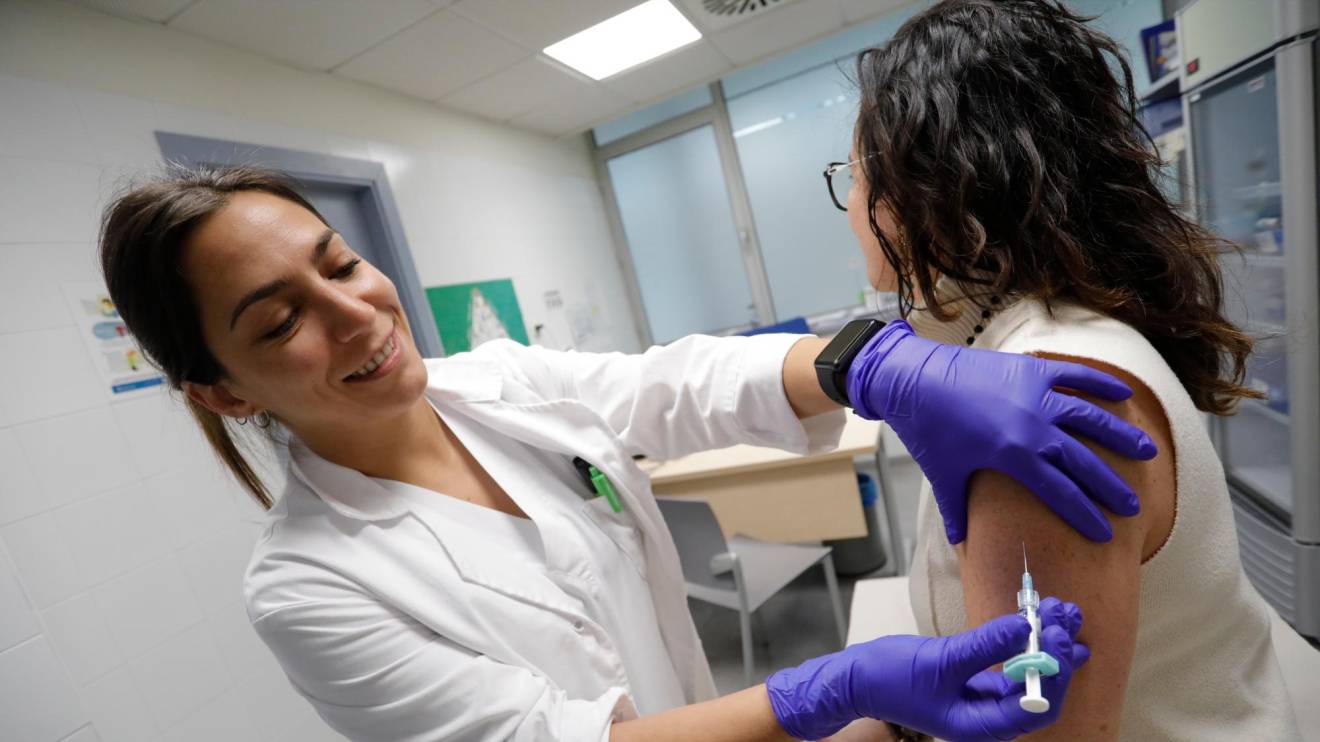 La vacuna del Papiloma Humano está disponible desde 1994 para niñas desde 12 años. Foto: Getty Images