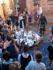 Pequeños y mayores pudieron disfrutar del Granjer de les Oques tras la lluvia caída. Ya no dio para más. Foto: Àngel Ullate