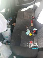 Roba al mediodía en tres coches cerca de la Policía Local de Constantí