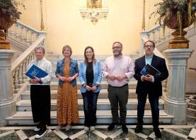 Els programadors i les autoritats, al Teatre Fortuny. Foto: Cedida.