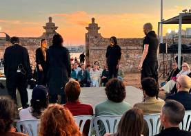 El espectáculo llenó el atardecer desde el Fortí de Sant Jordi. foto: Alfredo González