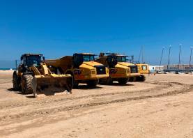 Las máquinas llevarán la arena desde el puerto de Coma-ruga hasta Calafell. FOTO. JMB
