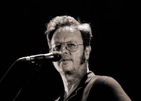 David Carabén durante el concierto que Mishima ofreció en el Teatre Fortuny. Foto: Marc Libiano