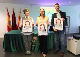 De izquierda a derecha, Charafa Alaoui, vicecónsul encargada de asuntos sociales; Ikram Chahine, cónsul general del Reino de Marruecos en Tarragona; y Kamal Eddahri, vicecónsul encargado del servicio social y cultural, durante la presentación.