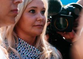 Fue una de las primeras y más fuertes voces que exigieron cargos penales contra Epstein y sus cómplices. Foto: EFE