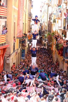 El 4de7 amb el pilar de 5 dels Xiquets del Serrallo. Foto: Pere Ferré