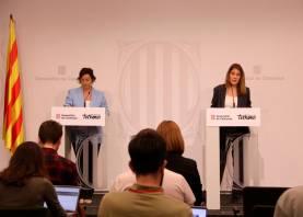 La consellera de Economia, Alícia Romero, y la líder de los Comuns, Jéssica Albiach. Foto: ACN