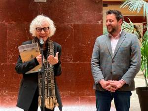 Carme Solé Vendrell y Rubén Viñuales, en el Pati Jaume I. Foto: Cedida