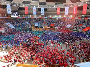 Imatge de la Tàrraco Arena Plaça amb els colors de les diferents colles participants al Concurs d’aquest dissabte. FOTO: M.P.