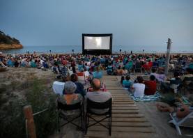 El ciclo comenzará en la playa de la Móra con ‘Volveréis’ el 7 de julio. Foto: Pere Ferré/DT