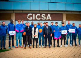 L’acte va comptar amb la participació dels jugadors de l’Ibersol CBT. FOTO: Cedida