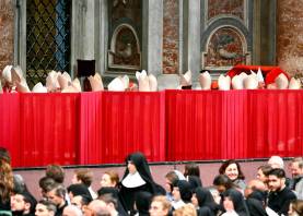 Imagen de los cardenales durante la misa “Pro eligendo pontífice” previa al inicio del cónclave. Foto: EFE