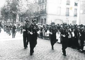 Desfilada de la Guàrdia Civil el 12 d’octubre de 1955 a la Rambla Vella. Foto: Chinchilla. Arxiu Anton-Josep Iborra Molines. foto: cedida/ Chris Potter (CC 2.0)