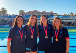 Varias de las medallistas júniors del Tarraco. FOTO: CN Tarraco