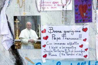 Mensajes de apoyo al papa Francisco. Foto: EFE
