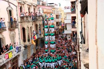 Aleta del 5 de 9 descarregat dels Castellers de Vilafranca en la tercera ronda de la diada castellera de l’Arboç. Foto: ACN