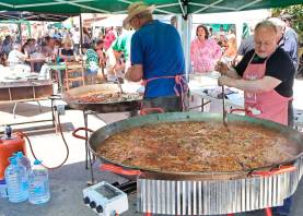 La preparación de las paellas. Foto: Vicente M. Izquierdo