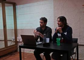 Els dos regidors de La Bisbal Decideix, Martí Deluca i Jaume Valls, durant la roda de premsa. Foto: R. Urgell