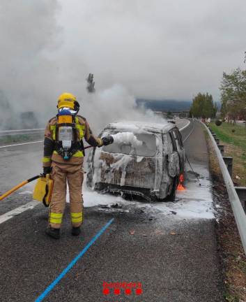 $!Normalidad en la autopista AP-2 tras el incendio de un coche