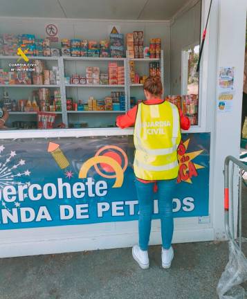 $!La Guardia Civil detecta 30 infracciones en la venta de petardos en Tarragona