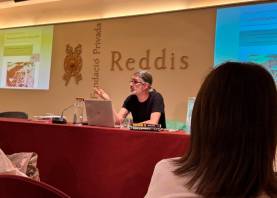 L’historia Joan Navais, a la conferència de la Fundació Reddis. Foto: Cedida.