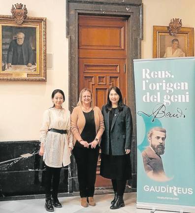 Ayer se selló el acuerdo de colaboración para difundir la vida de Gaudí. FOTO: Ajuntament de Reus