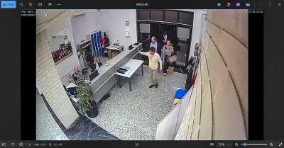 Imagen facilitada este miércoles de la cámara de seguridad del Centro de Coordinación de Emergencias incluida en el informe firmado por el coordinador de Prevención y Emergencias en la que se observa al president de la Generalitat, Carlos Mazón, accediendo a las instalaciones a las 20.28 del pasado 29 de octubre. Foto: EFE