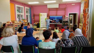 Primer taller celebrat la setmana passada a l’Escola Pàmies de Ginestar. Foto: Diputació de Tarragona