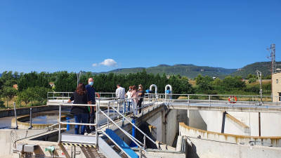 Aquesta setmana representants d’Agbar han fet una visita a la depuradora de Montblanc. FOTO: DT