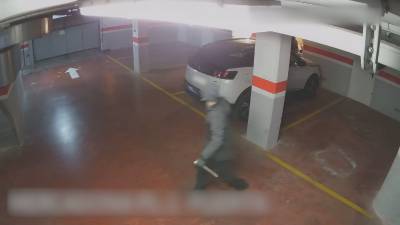 Las cámaras del parking captaron a los ladrones.