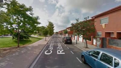 La mala combustión ha tenido lugar esta madrugada en la calle Josep Ribera i Sans. Foto: Google Maps