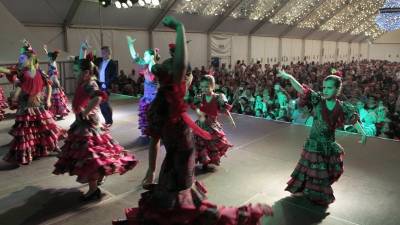 Una actuación sobre el escenario de la Feria de Abril de Bonavista, el año pasado. Foto: Pere Ferré