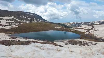 Un lago cercano al Monte Aragats. Foto: Wikipedia